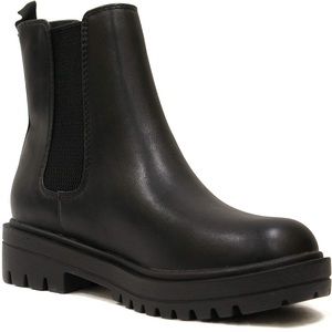 Black Chelsea Boots